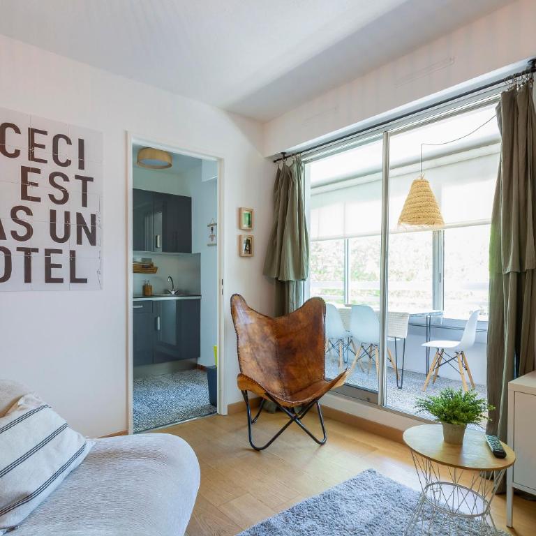 Chez Stéphanie De - Superbe studio design en centre ville avec piscine - Apartment mit 1 Schlafzimmer - 7