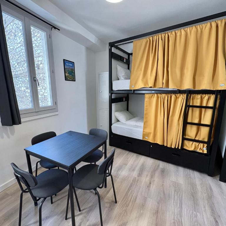 Lourdes Backpackers - Cama en habitación compartida mixta de 6 camas - 4