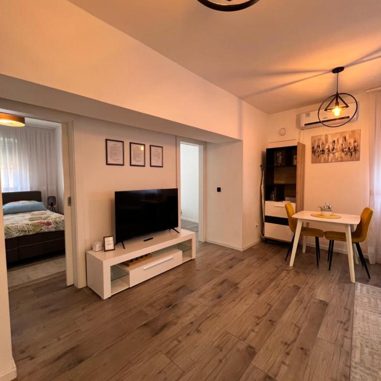 Apartmani Gandi - Two-Bedroom Apartment - 4