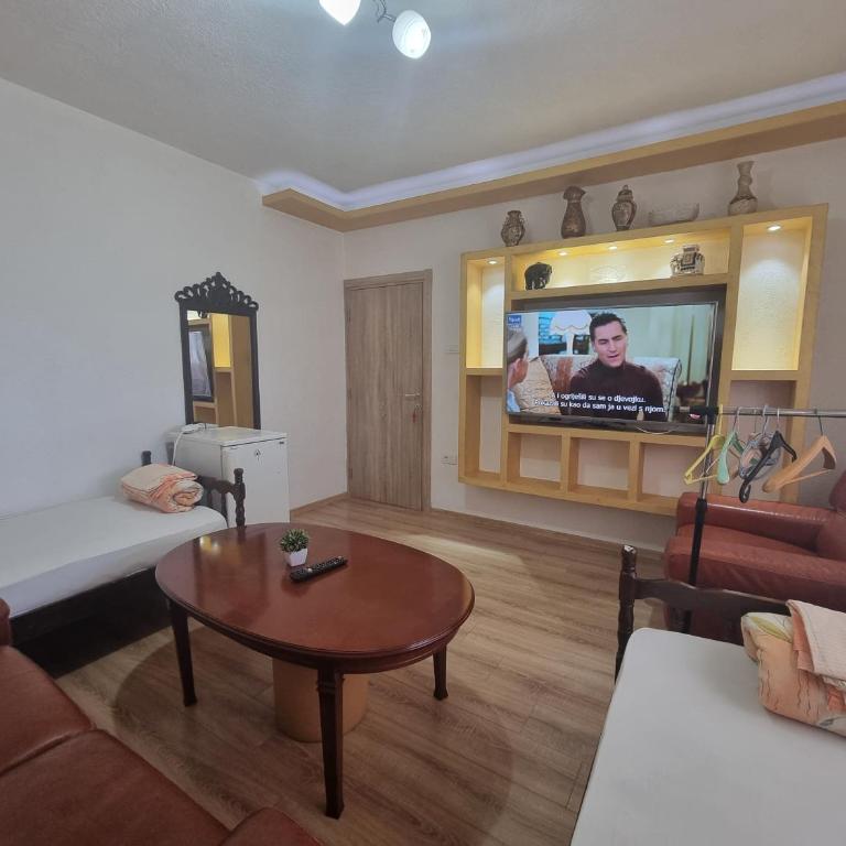 Apartments Vukmarković - Dvokrevetna Soba sa Zasebnim Krevetima i Zajedničkim Kupatilom - 1