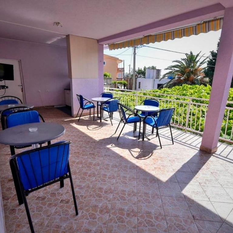 Apartments Vukmarković - Dvokrevetna Soba sa Zasebnim Krevetima i Zajedničkim Kupatilom - 5