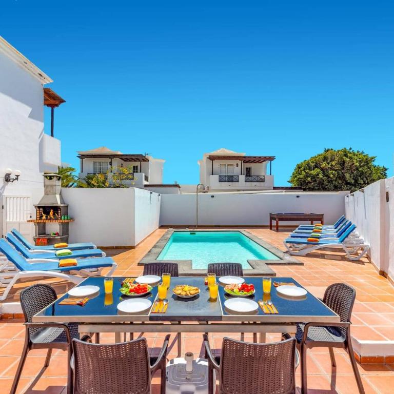 Villa Helena by Villa Plus - Villa - 9