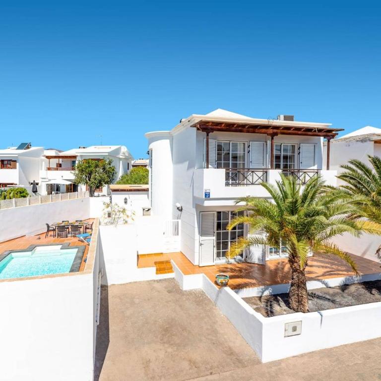 Villa Helena by Villa Plus - Villa - 13