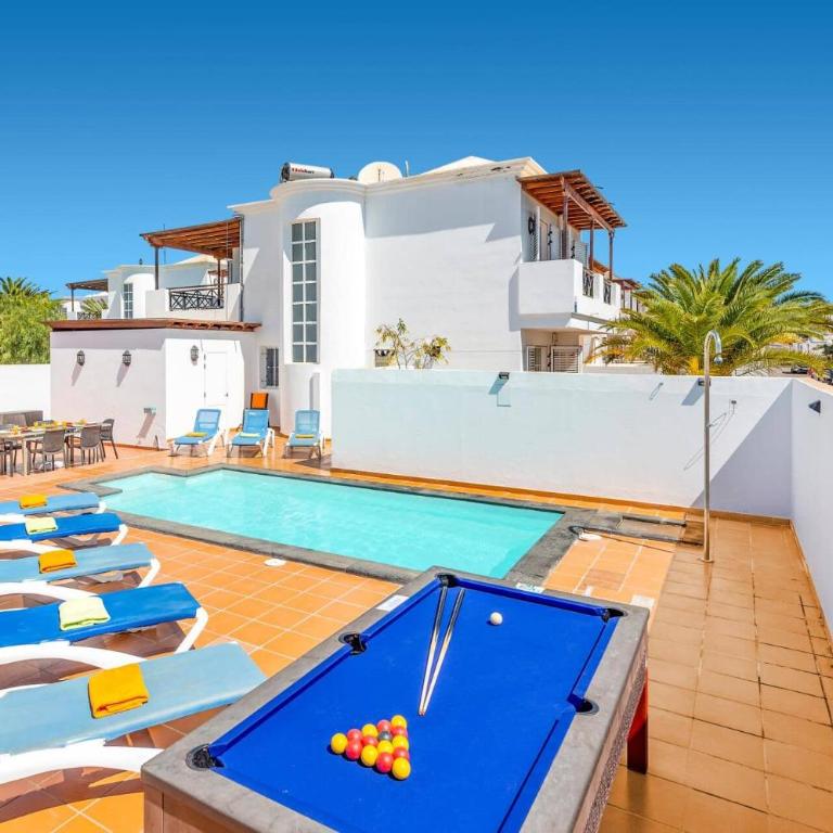Villa Helena by Villa Plus - Villa - 15