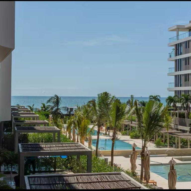 Luxury Oasis Private Pool Wine BBQ and Sea - Two-Bedroom Apartment with Garden View - 9