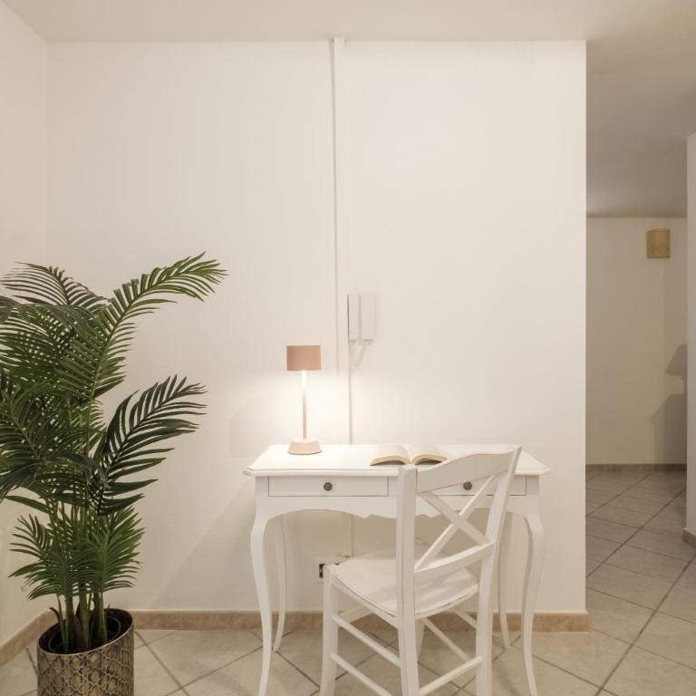 Mare e Centro 5 min auto - con Wi-fi, Netflix e A-C - Casa con 2 Camere da Letto - 19