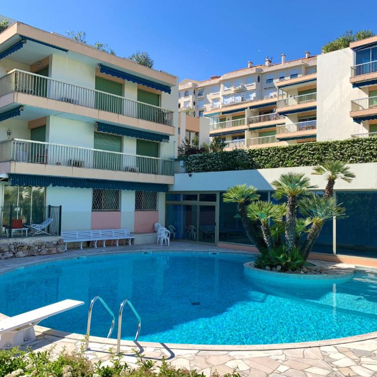 Appartement vue & front de mer, piscines, 55M2 2Pièces - Apartment mit 1 Schlafzimmer - 32