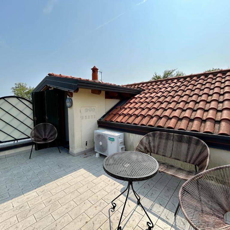 Le Terrazze del Garda - Immobili e Soluzioni Rent - Appartamento con 2 Camere da Letto e Terrazza - 2