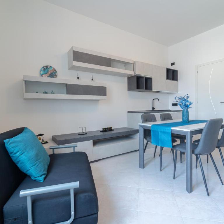 Smart Rooms Apartments - One-Bedroom Apartment - 8