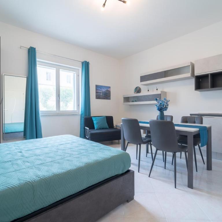 Smart Rooms Apartments - One-Bedroom Apartment - 2
