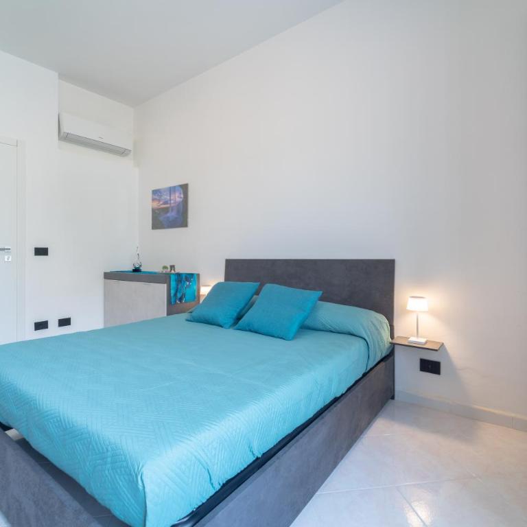 Smart Rooms Apartments - One-Bedroom Apartment - 11