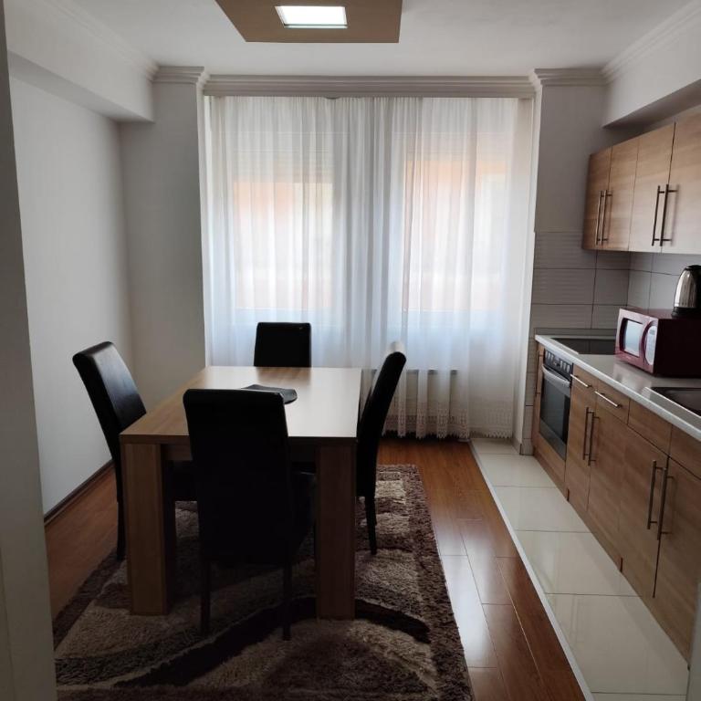 Apartment Stari Grad Korzo Tuzla - Apartman sa 2 Spavaće Sobe - 7