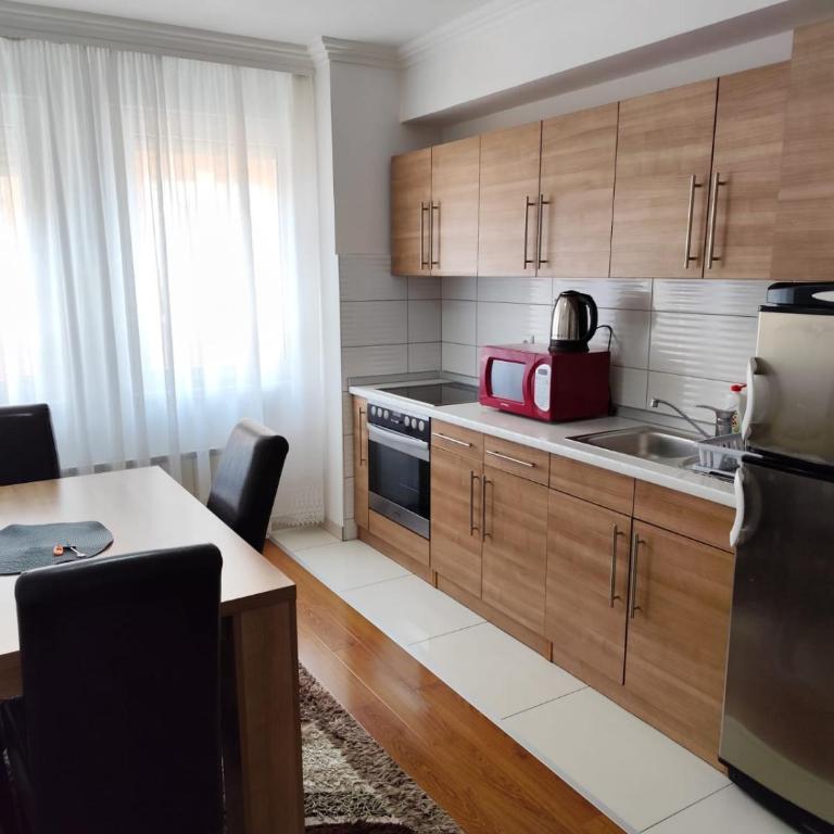 Apartment Stari Grad Korzo Tuzla - Apartman sa 2 Spavaće Sobe - 8