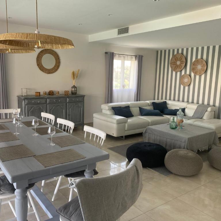 Villa Moana Lagune 4 chambres, 4 salles de bain, piscine privative chauffée à 30 degrés toute l année, balnéo, terrain de pétanque privé, ping-pong - Villa - 10