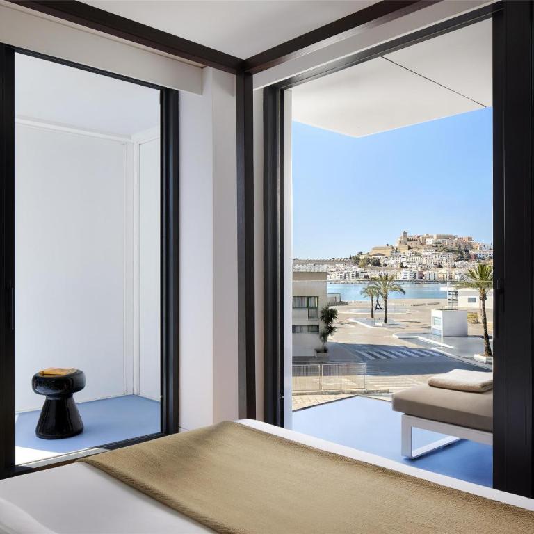 NH Collection Ibiza - Suite con terraza y vistas - 2