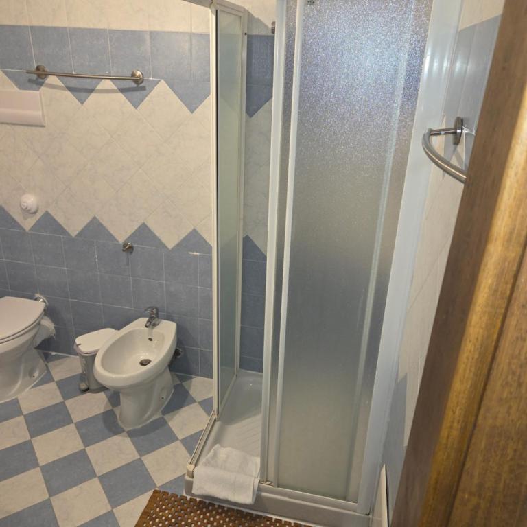 Nostra casa rooms - Camera Tripla Comfort con Doccia - 10
