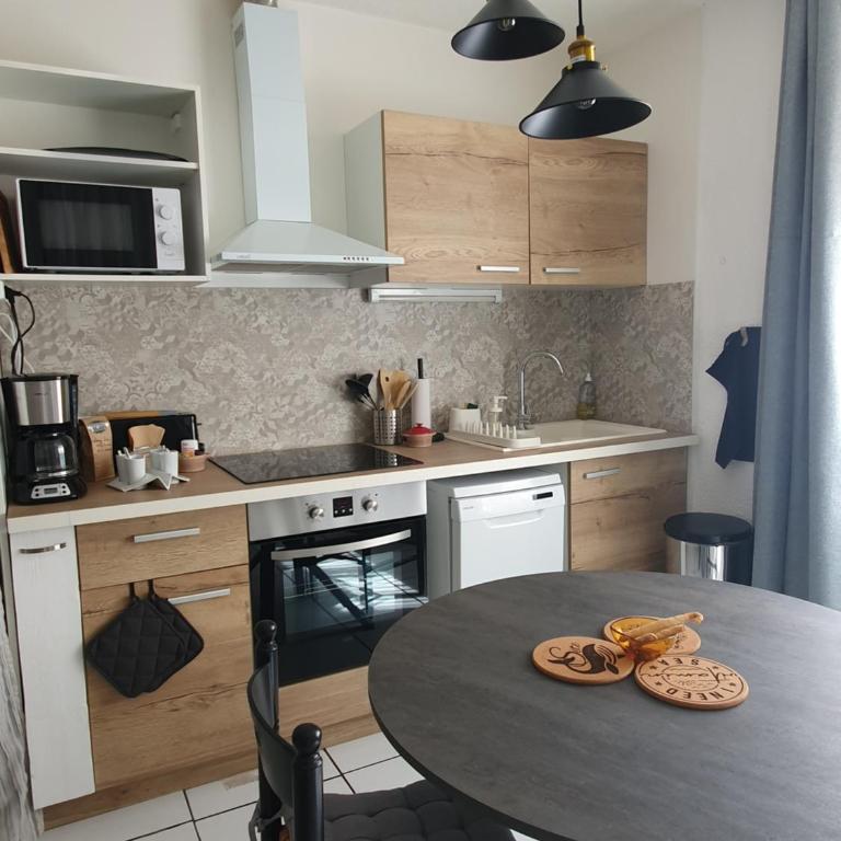 Beau studio rénové en centre-ville de Sète - Apartment mit 1 Schlafzimmer - 11