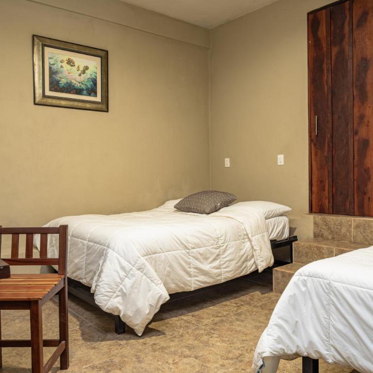 Hokhmah Heart Hotel - Classic Quadruple Room - 6
