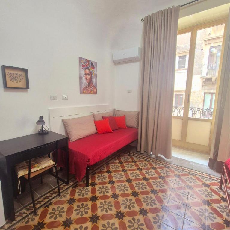 Dolce Catania - Triple Room with Private Bathroom - 14