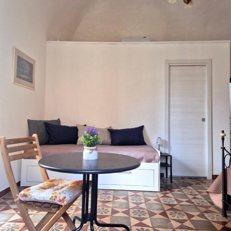 Dolce Catania - Family Room with Private Bathroom - 13