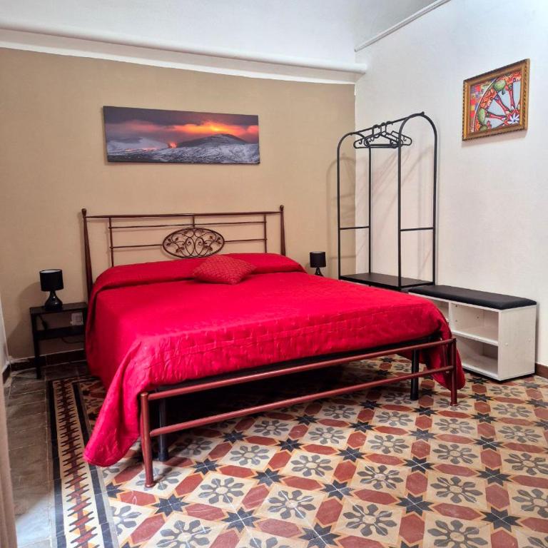Dolce Catania - Triple Room with Private Bathroom - 11