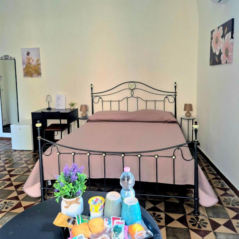Dolce Catania - Family Room with Private Bathroom - 12