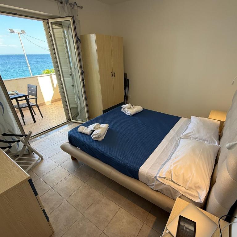 FAMILY HOUSE Letojanni Taormina - Appartamento con 2 Camere da Letto e Vista Mare - 4