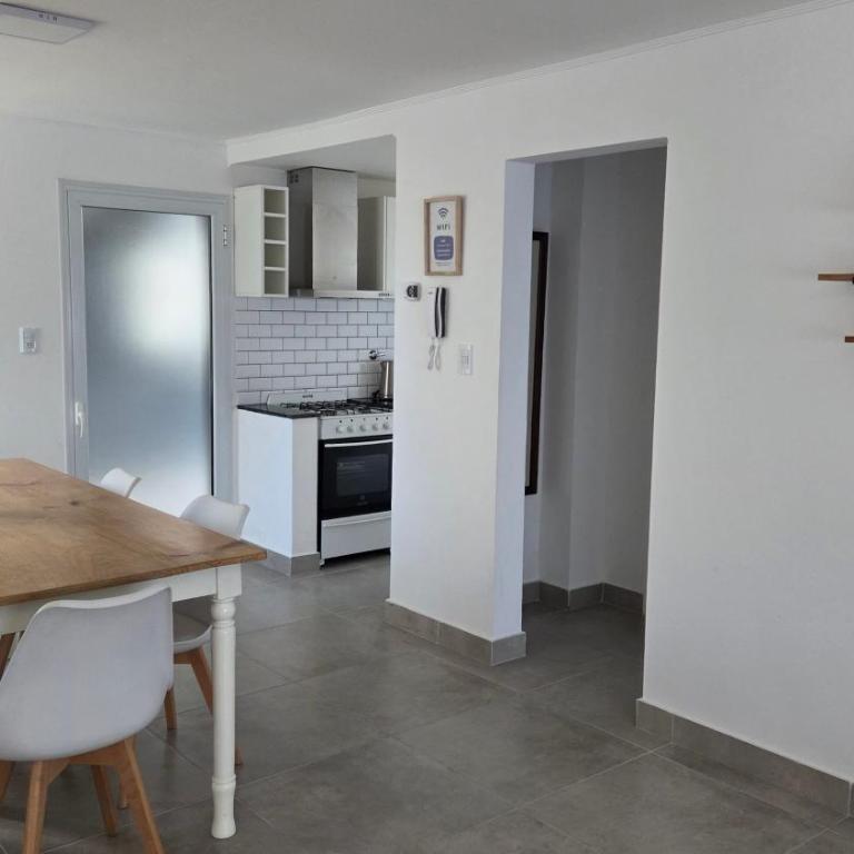 Moderno Depto PB 5 con cochera - Apartamento de 1 dormitorio - 1