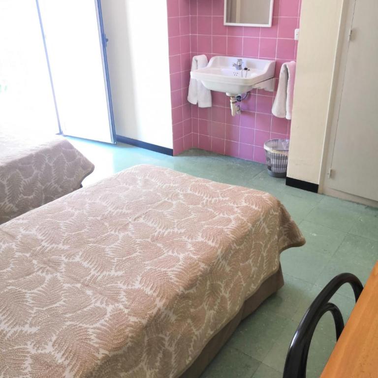 Hostal Torre Mar - Habitación Doble con baño compartido y terraza - 2 camas - 15