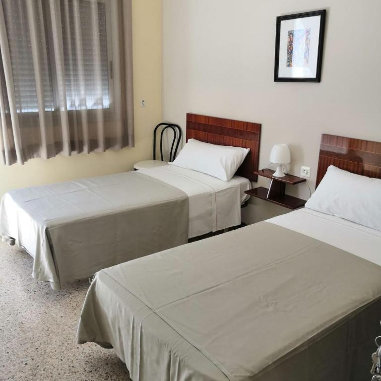 Hostal Torre Mar - Habitación Doble con baño compartido y terraza - 2 camas - 13