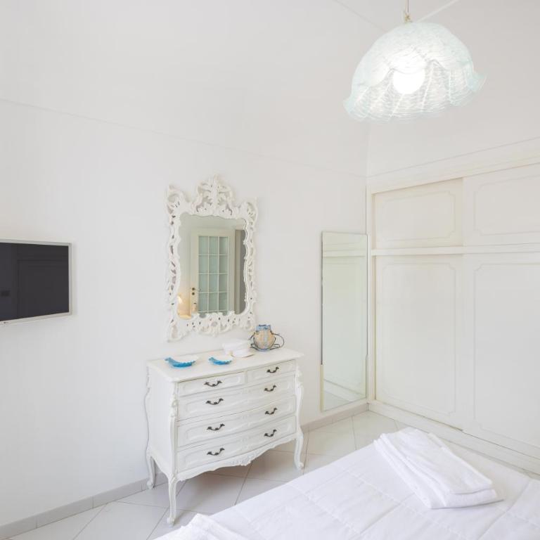 CapriGetaway - La Rosa Bianca - Two-Bedroom House - 32