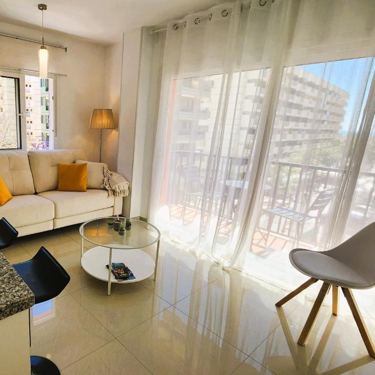 Stunning Fuengirola Gem with city and sea views - Apartamento de 2 dormitorios - 3
