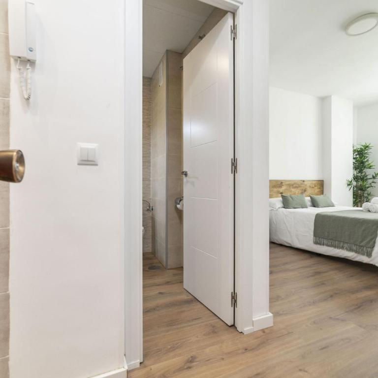 Classy III - Ferga Suites - Deluxe King Studio - 11