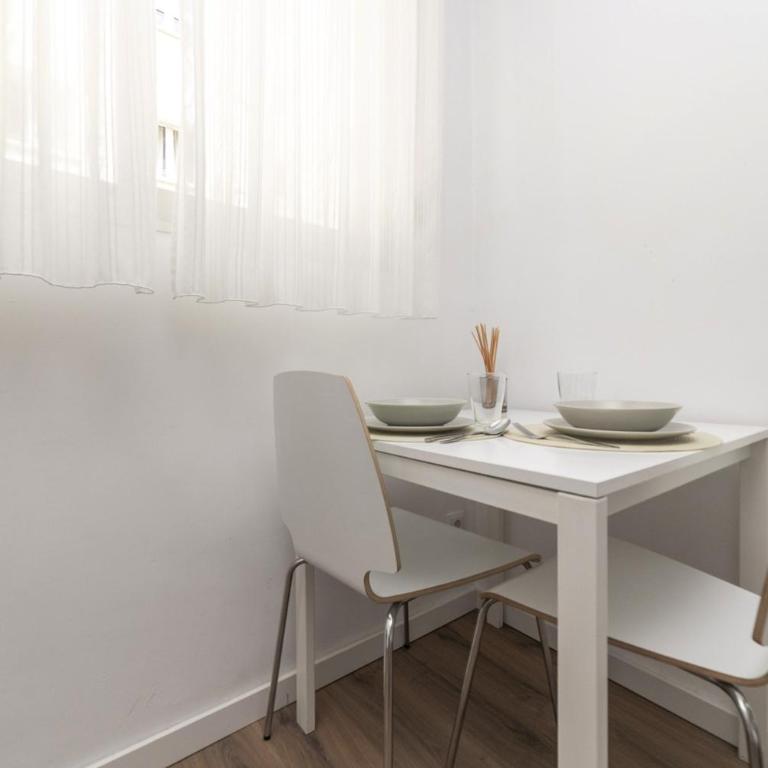 Classy III - Ferga Suites - Deluxe King Studio - 16
