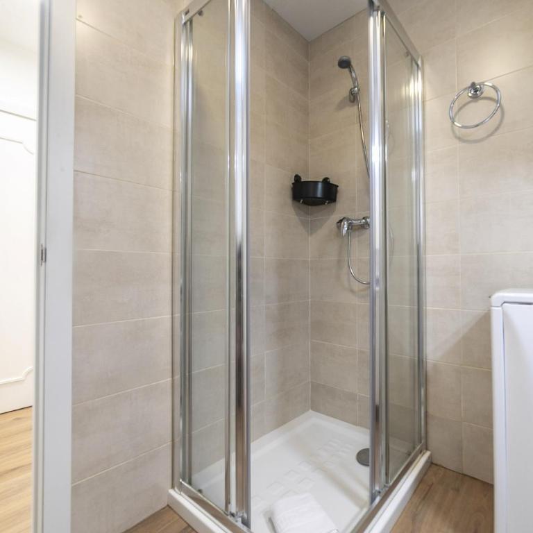 Classy III - Ferga Suites - Deluxe King Studio - 21