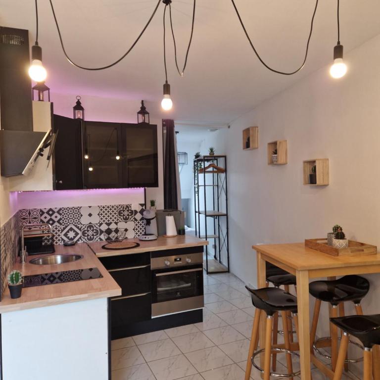 Appartement 37 m2 avec balcon - One-Bedroom Apartment - 1