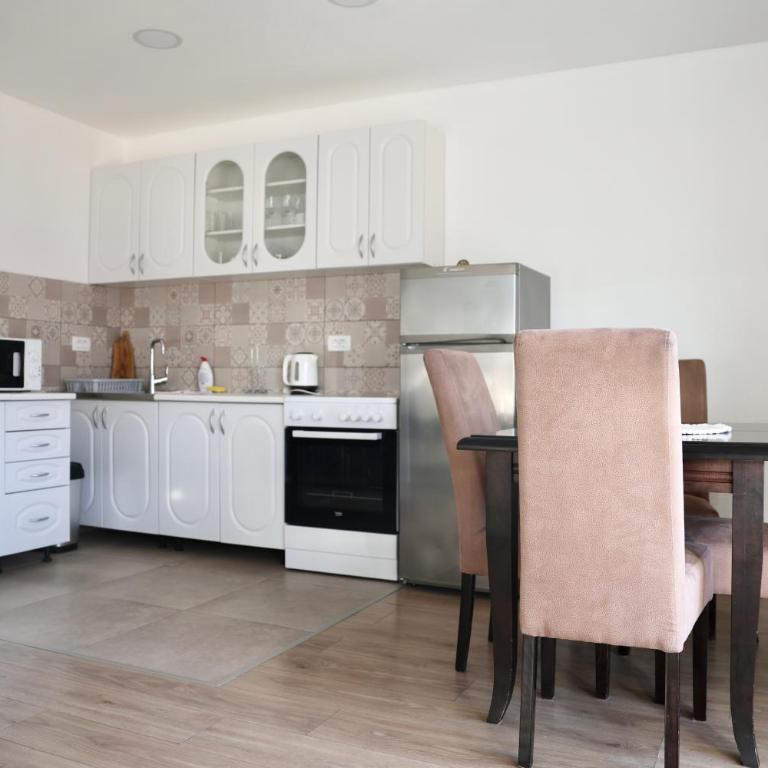 Little Sunshine - One-Bedroom Apartment - 7