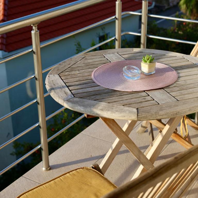 Little Sunshine - One-Bedroom Apartment - 6