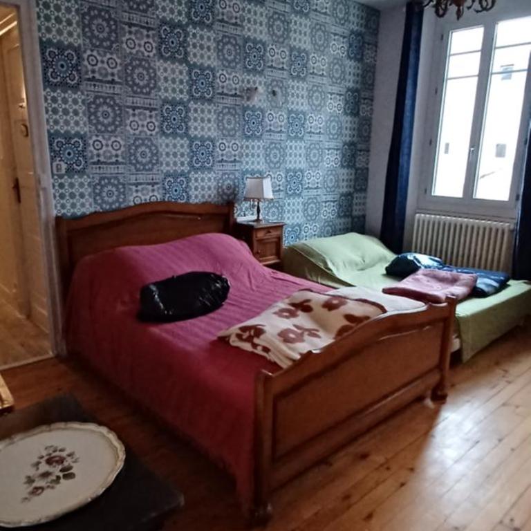 Chez Virginie - chambre du Bourg - Chambre Familiale avec Salle de Bains Privative - 14