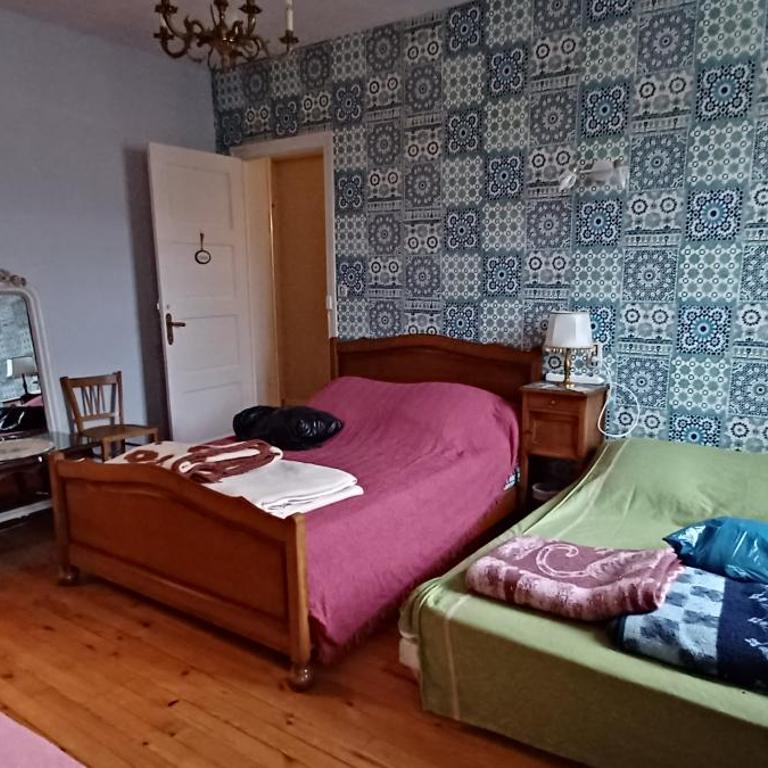 Chez Virginie - chambre du Bourg - Chambre Familiale avec Salle de Bains Privative - 16