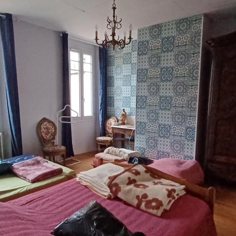 Chez Virginie - chambre du Bourg - Chambre Familiale avec Salle de Bains Privative - 18