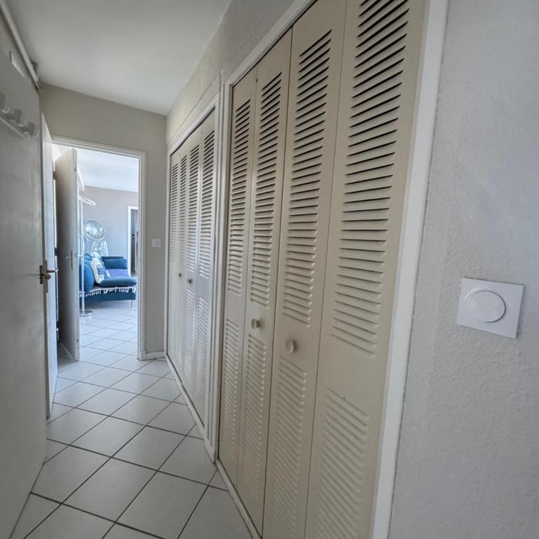 Front de mer 100m2 Vue magnifique, balcon, jardin, garage - Three-Bedroom Apartment - 14