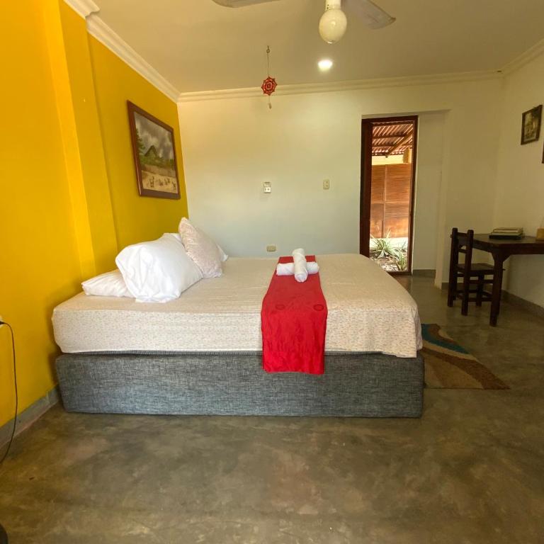 Coccoloba Beach Hostel - Habitación con cama grande y balcón - 2