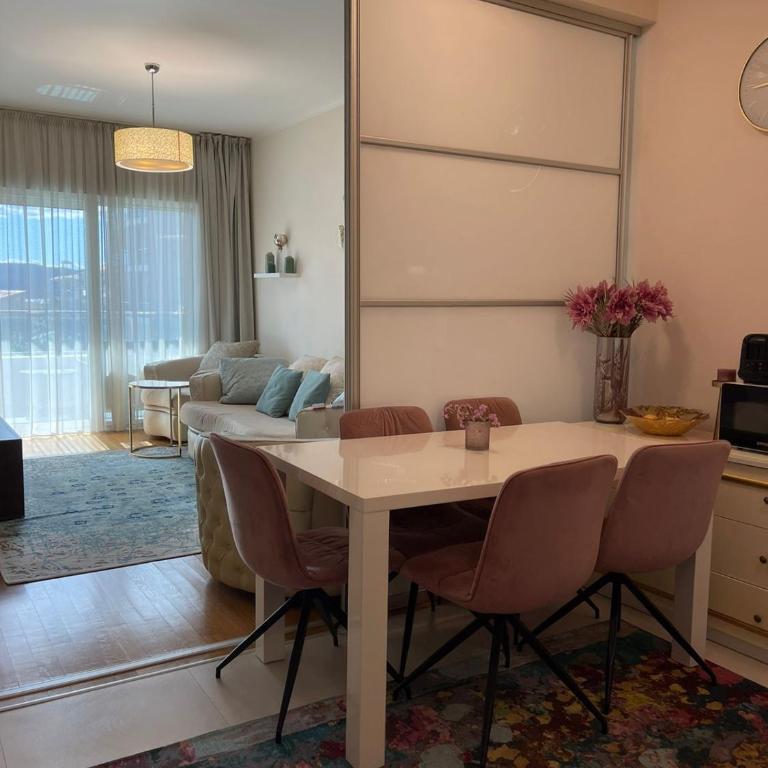 Ekaterina2BD - One-Bedroom Apartment - 1