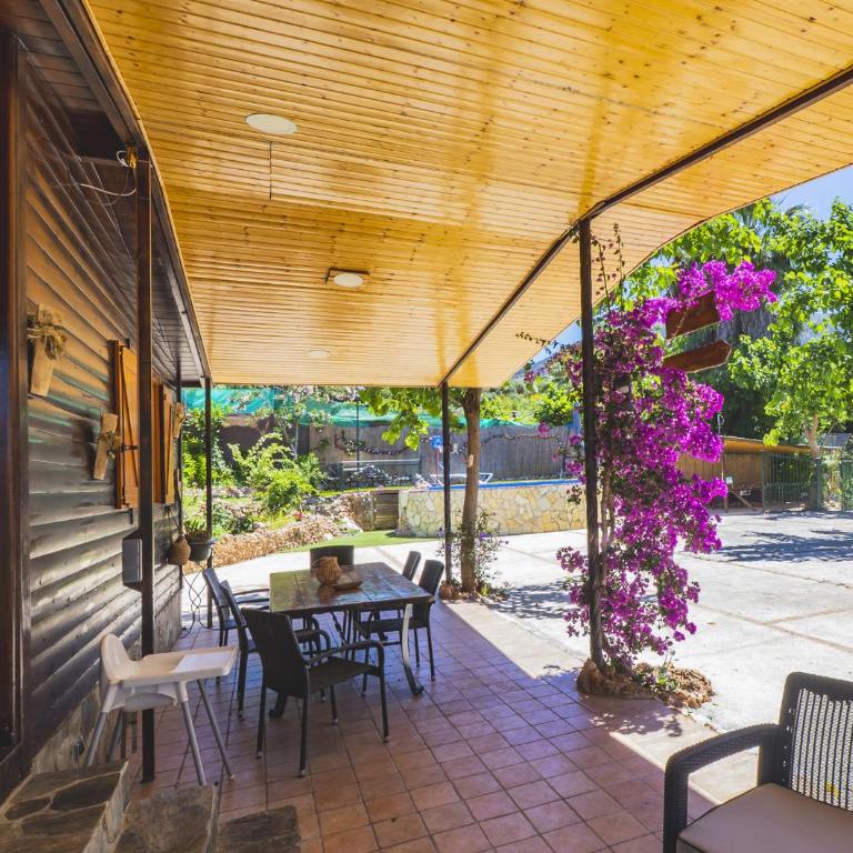 Cubo's Finca la Rosa del Zangano - Three-Bedroom House - 16