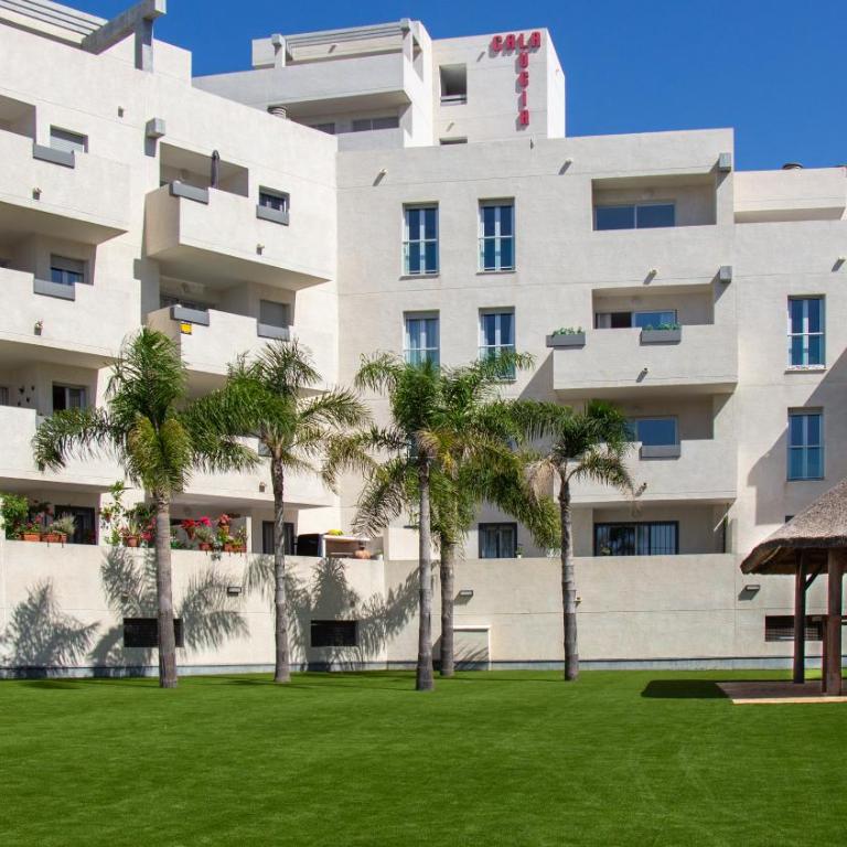 Apartment with nice Views, Pool & Parking - Apartamento de 2 dormitorios - 27