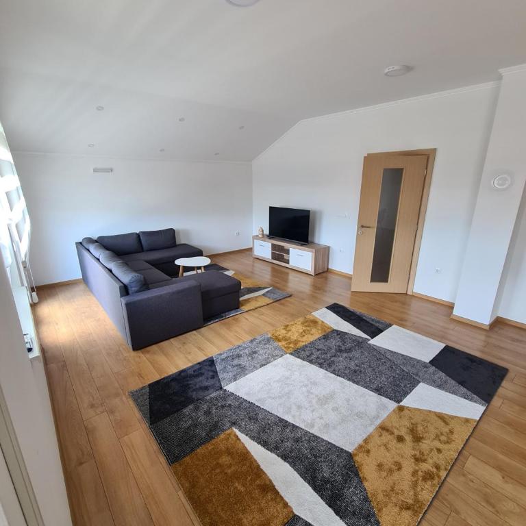 Apartman Luka - Apartman sa 3 Spavaće Sobe - 2