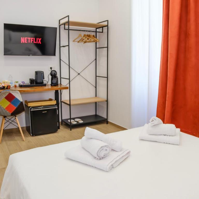 Futura Guest House - Double Room with Private Bathroom - 4