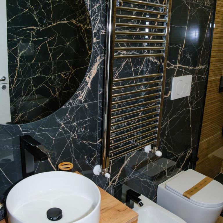 Futura Guest House - Triple Room with Private Bathroom - 10