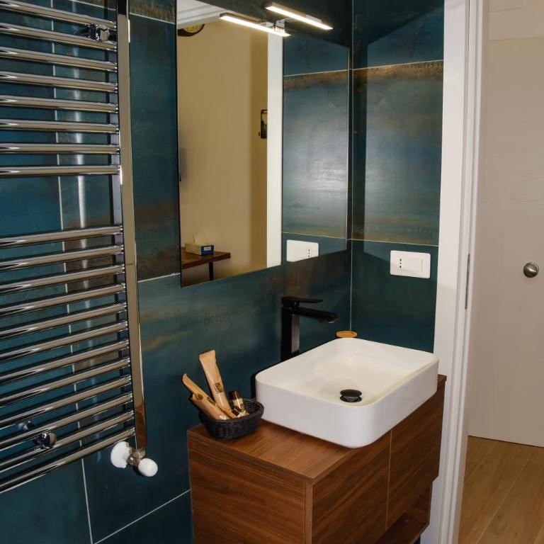 Futura Guest House - Double Room with Private Bathroom - 10
